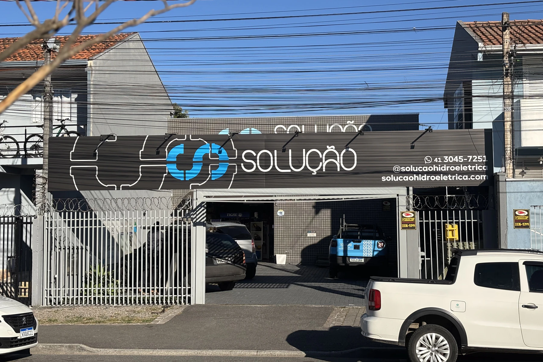 Fachada da Solução Hidroelétrica em Curitiba